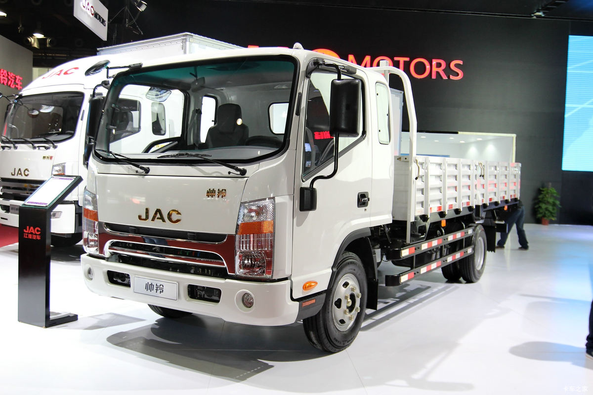 江淮 帅铃H384 141马力 4.8米排半栏板轻卡