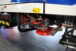 东风柳汽底盘&nbsp;扫路车底盘图片