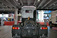 东风柳汽 乘龙M5重卡 400马力 6X4牵引车(玉柴M3)(LZ4251QDCA)