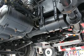 杰狮&nbsp;粉粒物料运输车底盘图片