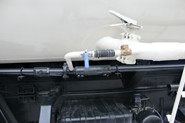 杰狮&nbsp;粉粒物料运输车底盘图片