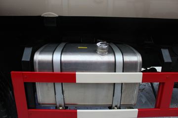 �������� ��ʨC100 390���� 8X4 �����������䳵ͼƬ