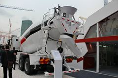 上汽红岩 杰狮 350马力 6X4 混凝土搅拌车(TG5252GJBCQD)