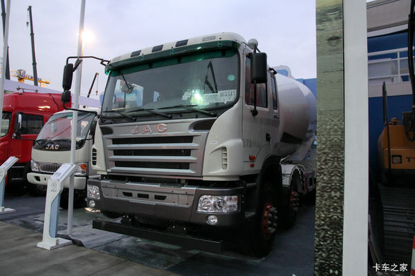 江淮 格尔发 375马力 8X4 混凝土搅拌车(HFC5311GJBP1K6H35F)