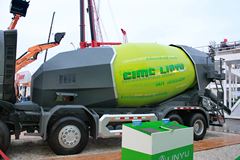 中国重汽 HOWO-T7H 400马力 8X4混凝土搅拌车(凌宇牌)(CLY5317GJB7)