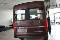 东风股份 御风 136马力 封闭厢式货车