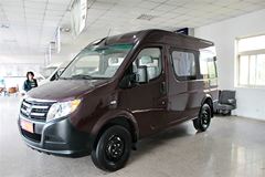 东风股份 御风 136马力 封闭厢式货车