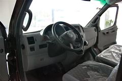 东风股份 御风 136马力 封闭厢式货车