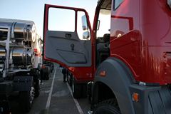 北奔 NG80系列重卡 300马力 6X4 8米LNG载货车底盘(ND1250BG5J6Z00)
