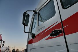 NG80&nbsp;牵引车外观                                                图片