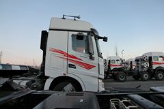 北奔 V3重卡 420马力 6X4 牵引车(ND42502B34J7)