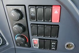 NG80&nbsp;载货车驾驶室                                               图片