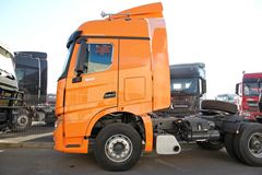 北奔V3重卡 336马力 4X2 牵引车(ND4181A35J)(出口版)