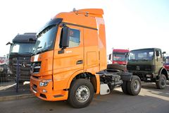 北奔V3重卡 336马力 4X2 牵引车(ND4181A35J)(出口版)
