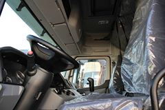 北奔V3重卡 336马力 4X2 牵引车(ND4181A35J)(出口版)
