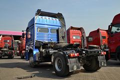 陕汽重卡 德龙F3000 轻量化版 300马力 4X2牵引车(SX4186NN361) 陕汽重卡 德龙F3000 轻量化版 300马力 4X2牵引车(SX4186NN361)