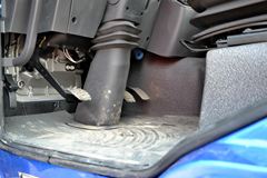 陕汽重卡 德龙F3000 轻量化版 300马力 4X2牵引车(SX4186NN361) 陕汽重卡 德龙F3000 轻量化版 300马力 4X2牵引车(SX4186NN361)