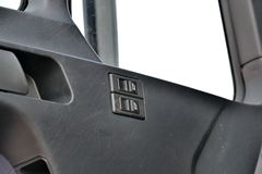 陕汽重卡 德龙F3000 轻量化版 300马力 4X2牵引车(SX4186NN361) 陕汽重卡 德龙F3000 轻量化版 300马力 4X2牵引车(SX4186NN361)