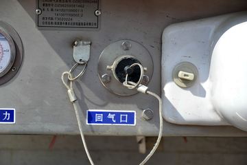 �����ؿ� ����F3000 �������� 380���� 6X4 LNGǣ����(SX4258NT384TL)ͼƬ