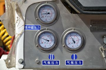 �����ؿ� ����F3000 �������� 380���� 6X4 LNGǣ����(SX4258NT384TL)ͼƬ