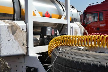 �����ؿ� ����F3000 �������� 380���� 6X4 LNGǣ����(SX4258NT384TL)ͼƬ