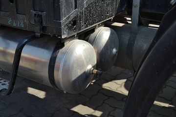 �����ؿ� ����F3000 �������� 380���� 6X4 LNGǣ����(SX4258NT384TL)ͼƬ