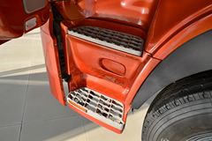 东风商用车 天龙重卡 280马力 4X2平顶牵引车(DFL4181A7)