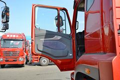 中国重汽 豪瀚重卡 280马力 4X2牵引车(ZZ4185M3516D1)