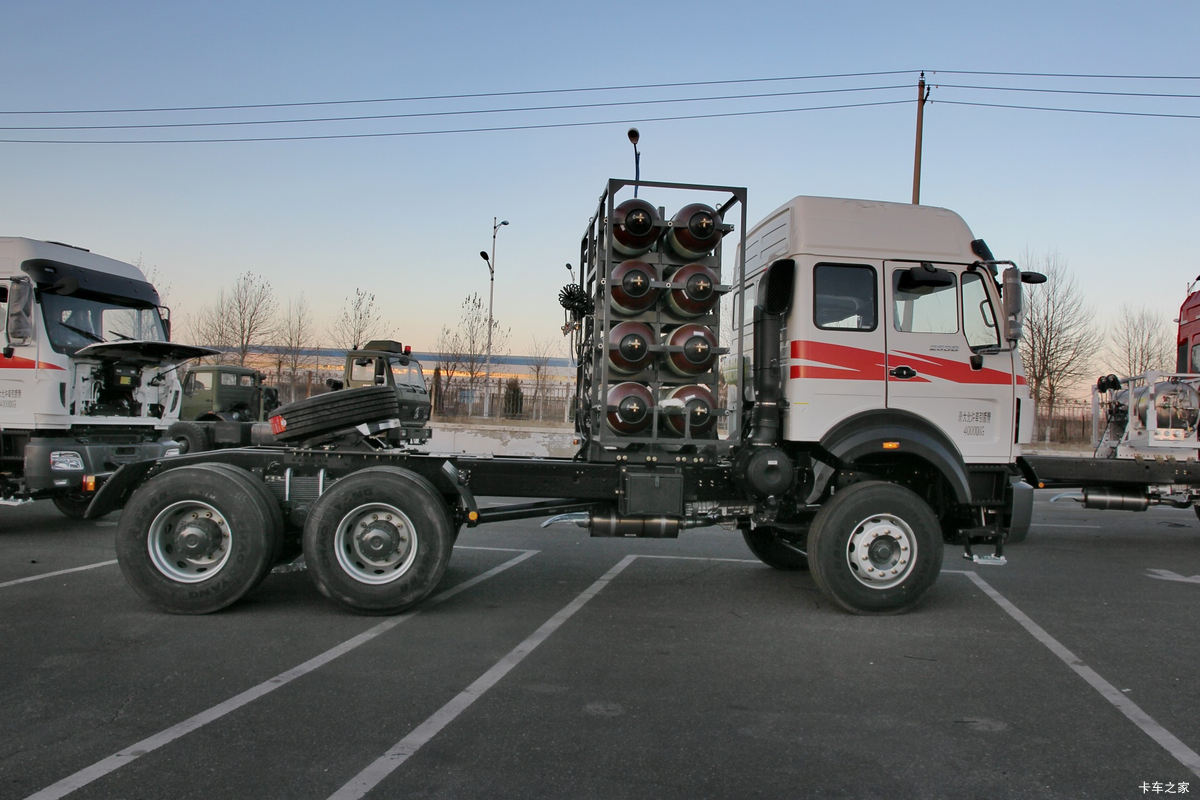 【图】北奔 NG80重卡 380马力 6X4 CNG牵引车_实拍图片_230994_卡车之家