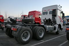 北奔 V3重卡 420马力 6X4 牵引车(ND42502B34J7)
