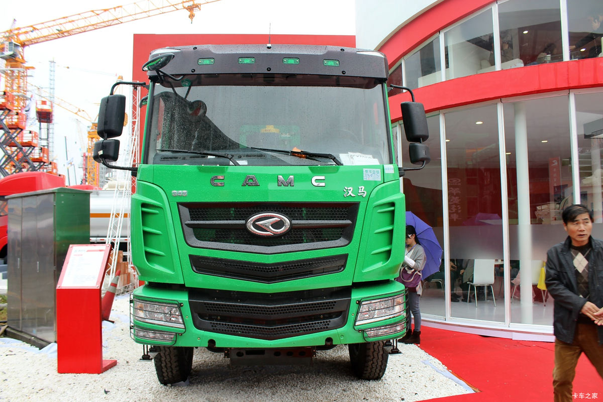 华菱 汉马H6重卡 345马力 6X4 5.6米自卸车