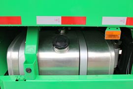 汉马H6&nbsp;自卸车底盘                                                图片