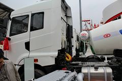 华菱 汉马重卡 375马力 4X2牵引车(HN4182A31C4M4)