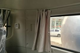 东风天龙&nbsp;液化气体运输车驾驶室图片