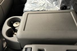 东风天龙&nbsp;液化气体运输车驾驶室图片