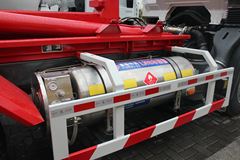 上汽红岩 杰狮M100 280马力 6X4 LNG可卸式垃圾车(重特牌)(QYZ5253ZXX4)