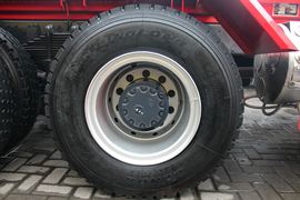 杰狮&nbsp;垃圾运输车底盘图片