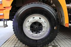 陕汽重卡 德龙新M3000 336马力 8X4 7.4米自卸车(SX3316HR366) 陕汽重卡 德龙新M3000 336马力 8X4 7.4米自卸车(SX3316HR366)