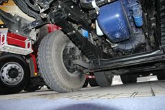 陕汽重卡 德龙新M3000 336马力 8X4 7.4米自卸车(SX3316HR366) 陕汽重卡 德龙新M3000 336马力 8X4 7.4米自卸车(SX3316HR366)