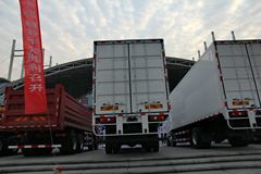 陕汽重卡 德龙新M3000 245马力 6X2 9.6米厢式载货车(SX5256XXYMK549)