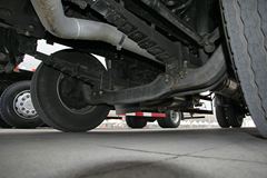 陕汽重卡 德龙新M3000 245马力 6X2 9.6米厢式载货车(SX5256XXYMK549)