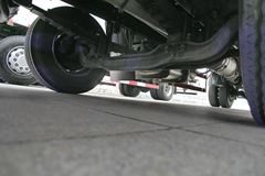 陕汽重卡 德龙新M3000 245马力 6X2 9.6米厢式载货车(SX5256XXYMK549)