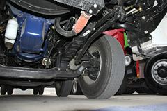 陕汽重卡 德龙新M3000 245马力 6X2 9.6米厢式载货车(SX5256XXYMK549)