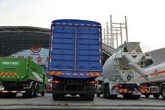 陕汽康明斯 德龙X3000 345马力 8X4 9.5米仓栅式载货车(SX5316CCY4V456)