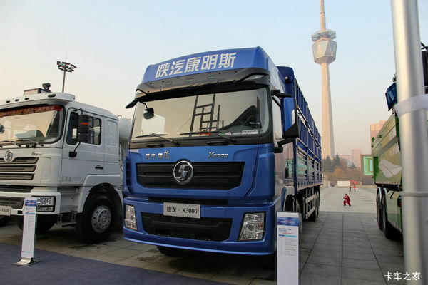 陕汽重卡 德龙X3000 350马力 8X4 9.55米仓栅式载货车(SX5310CCY4C4561)