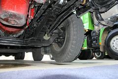 陕汽康明斯 德龙X3000 345马力 8X4 9.5米仓栅式载货车(SX5316CCY4V456)