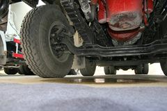 陕汽康明斯 德龙X3000 345马力 8X4 9.5米仓栅式载货车(SX5316CCY4V456)