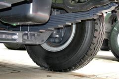 上汽红岩 杰狮重卡 350马力 6X4 5.6米自卸车(U型渣土车)(CQ3255HTG384)