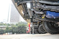 上汽红岩 新金刚重卡 336马力 6X4 5.6米自卸车(U型斗新型渣土车)(CQ3255HTG384)