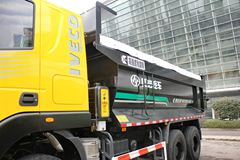 上汽红岩 新金刚重卡 336马力 6X4 5.6米自卸车(U型斗新型渣土车)(CQ3255HTG384)